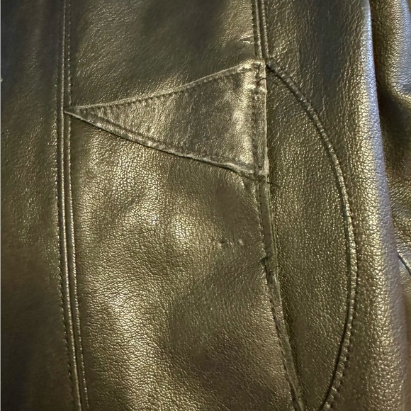 Gap leather zipper jacket with cloth lining. - Picture 6 of 6